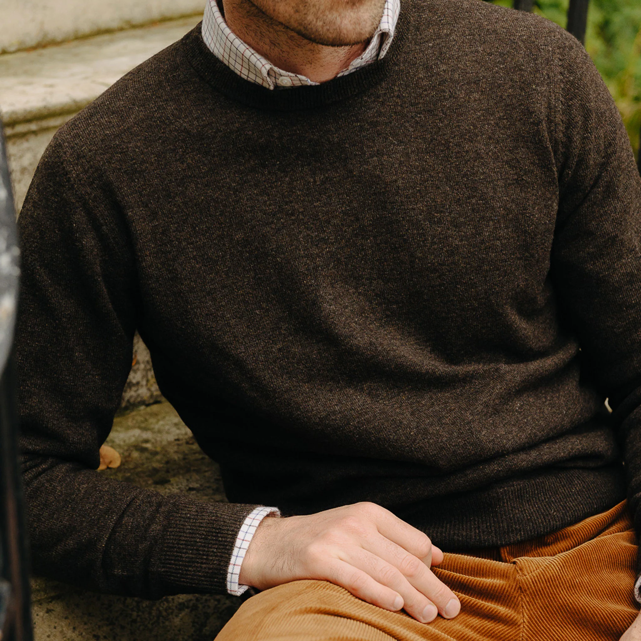 Alston Cashmere Crew Neck Jumper in Pepperpot - Image 4
