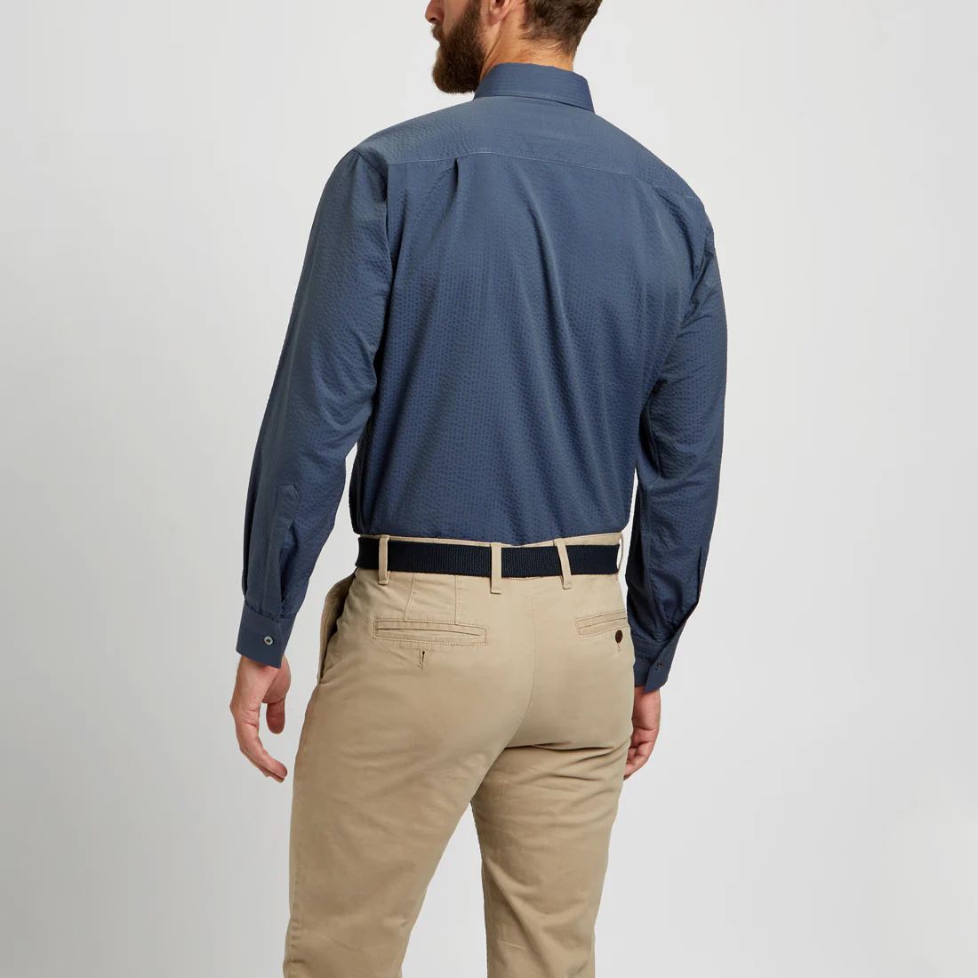 Casual Fit Seersucker Button Cuff Shirt in Navy - Image 4