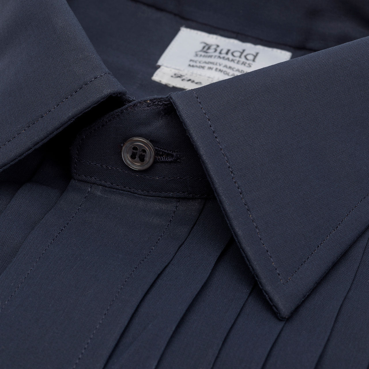 Classic Fit Hand Pleated Voile Double Cuff Dress Shirt in Navy - Image 3