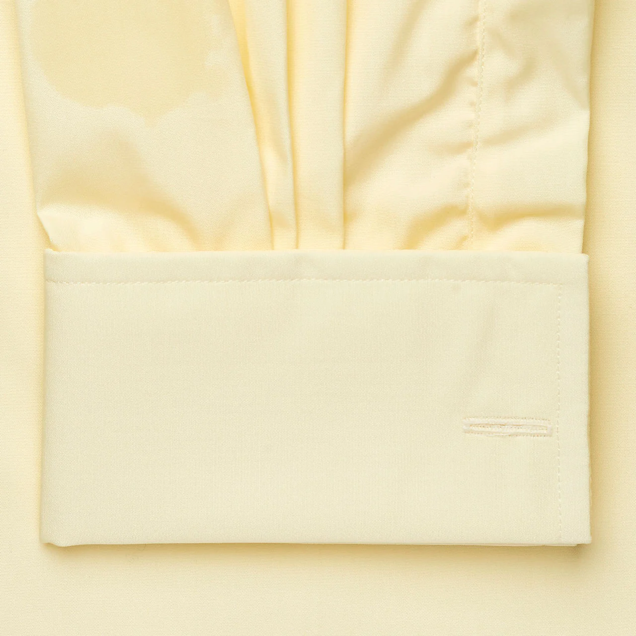 Classic Fit Swiss Poplin Double Cuff Shirt in Cream - Image 4