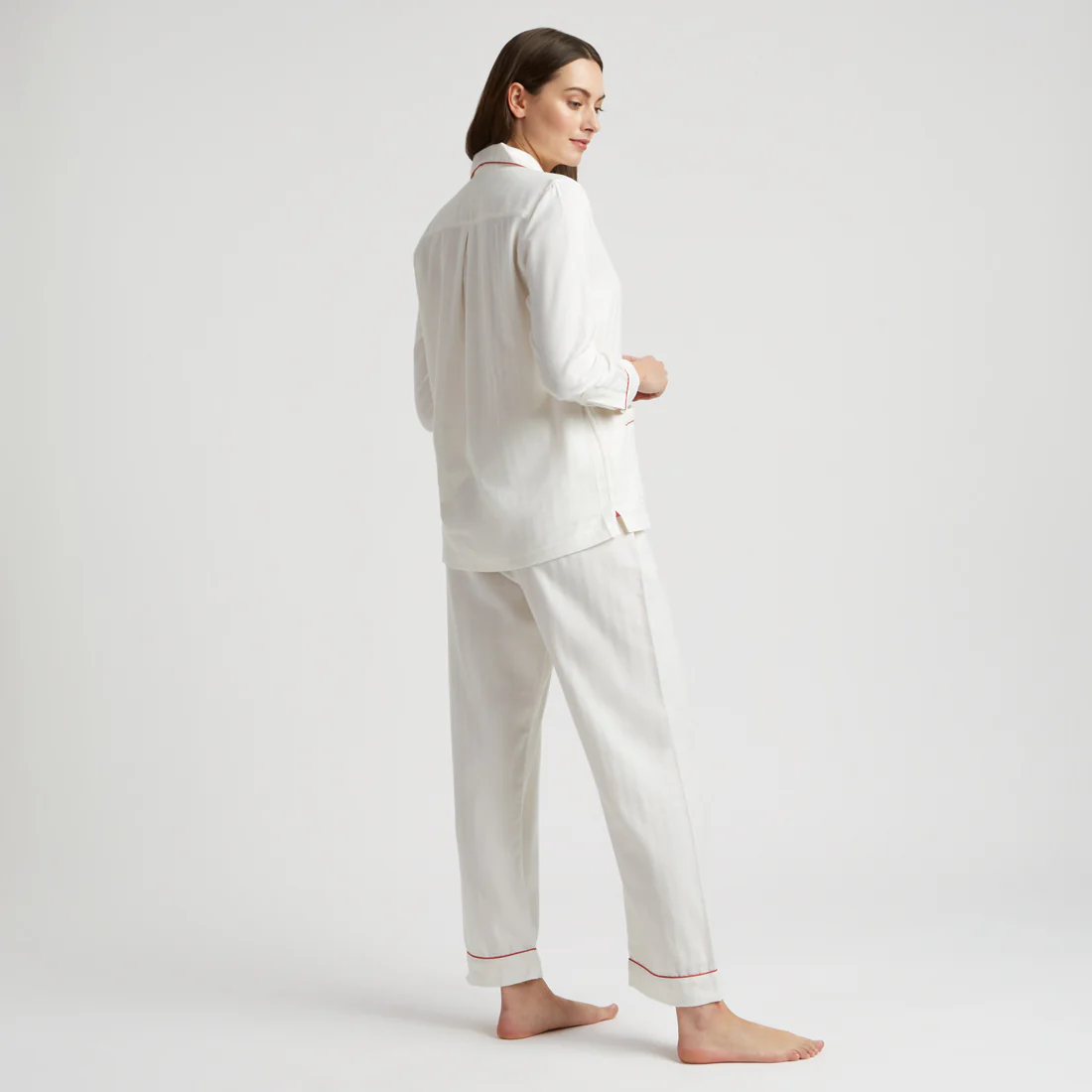 Exclusive Herringbone Cotton and Cashmere Women's Pyjamas in White and Red - Image 5
