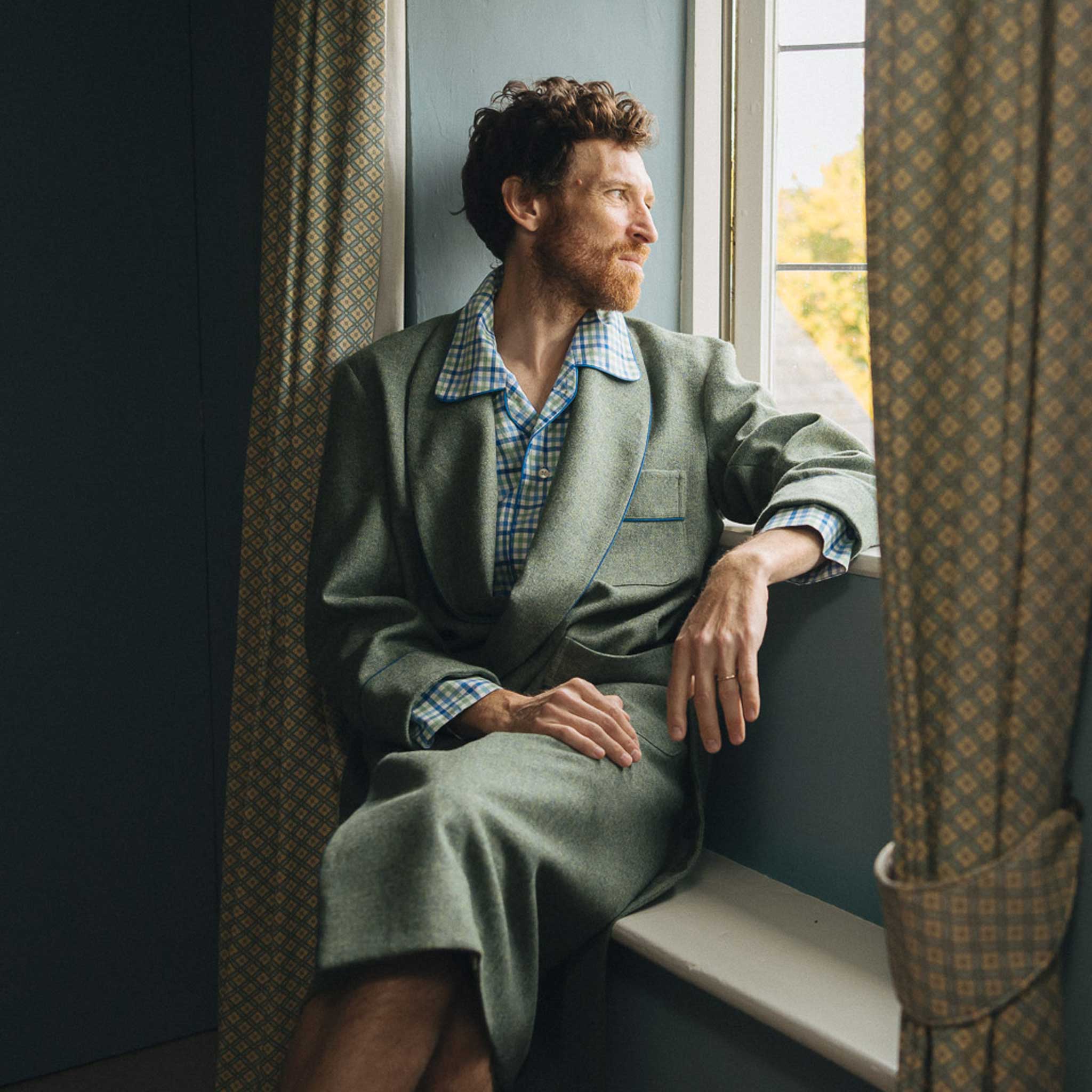 Heritage Tweed Silk Lined Dressing Gown in Cheviot Green - Image 2