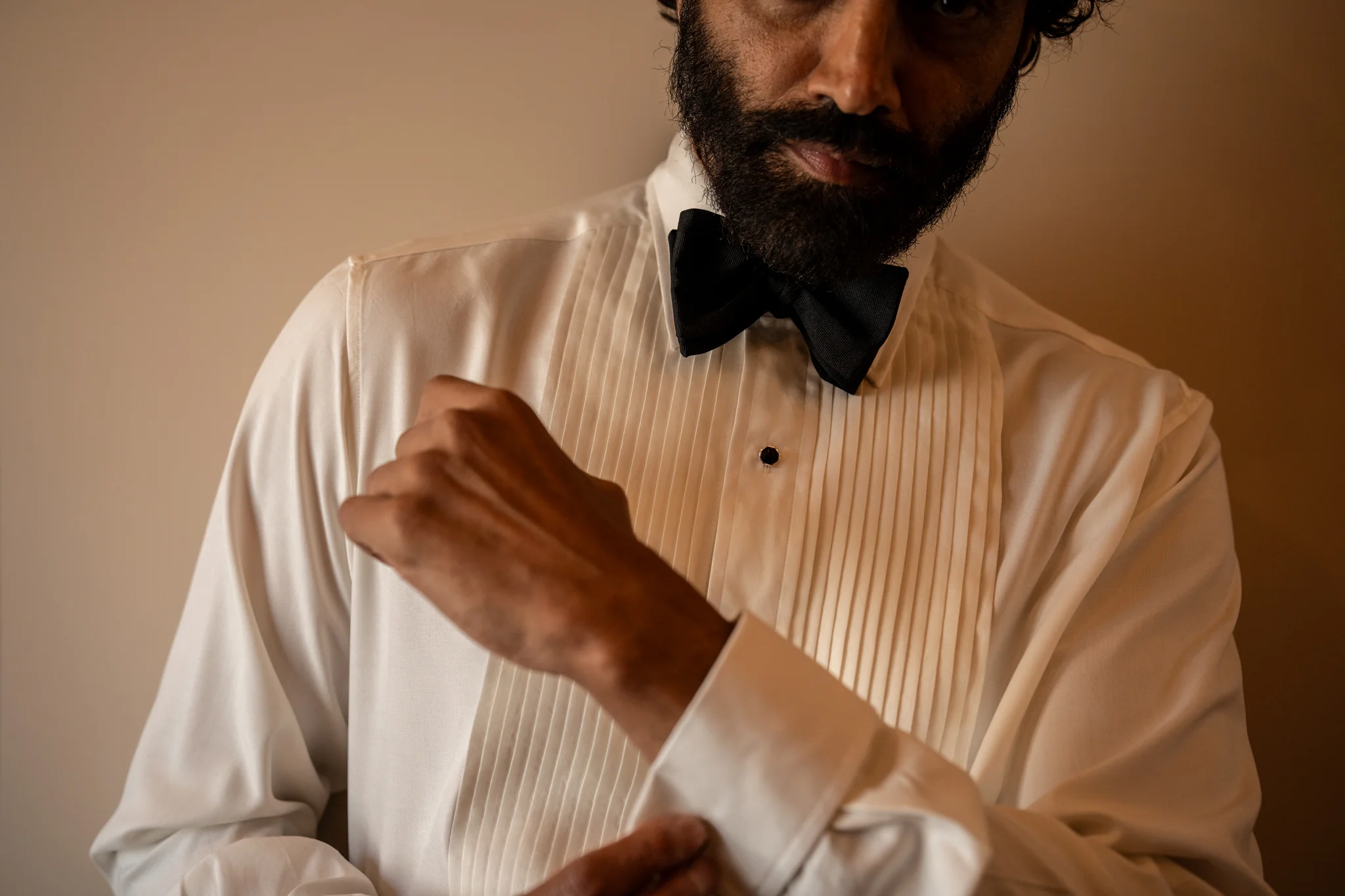 Kirby Allison x Budd Tailored Fit Hand Pleated Silk Dress Shirt in Cream - Image 4