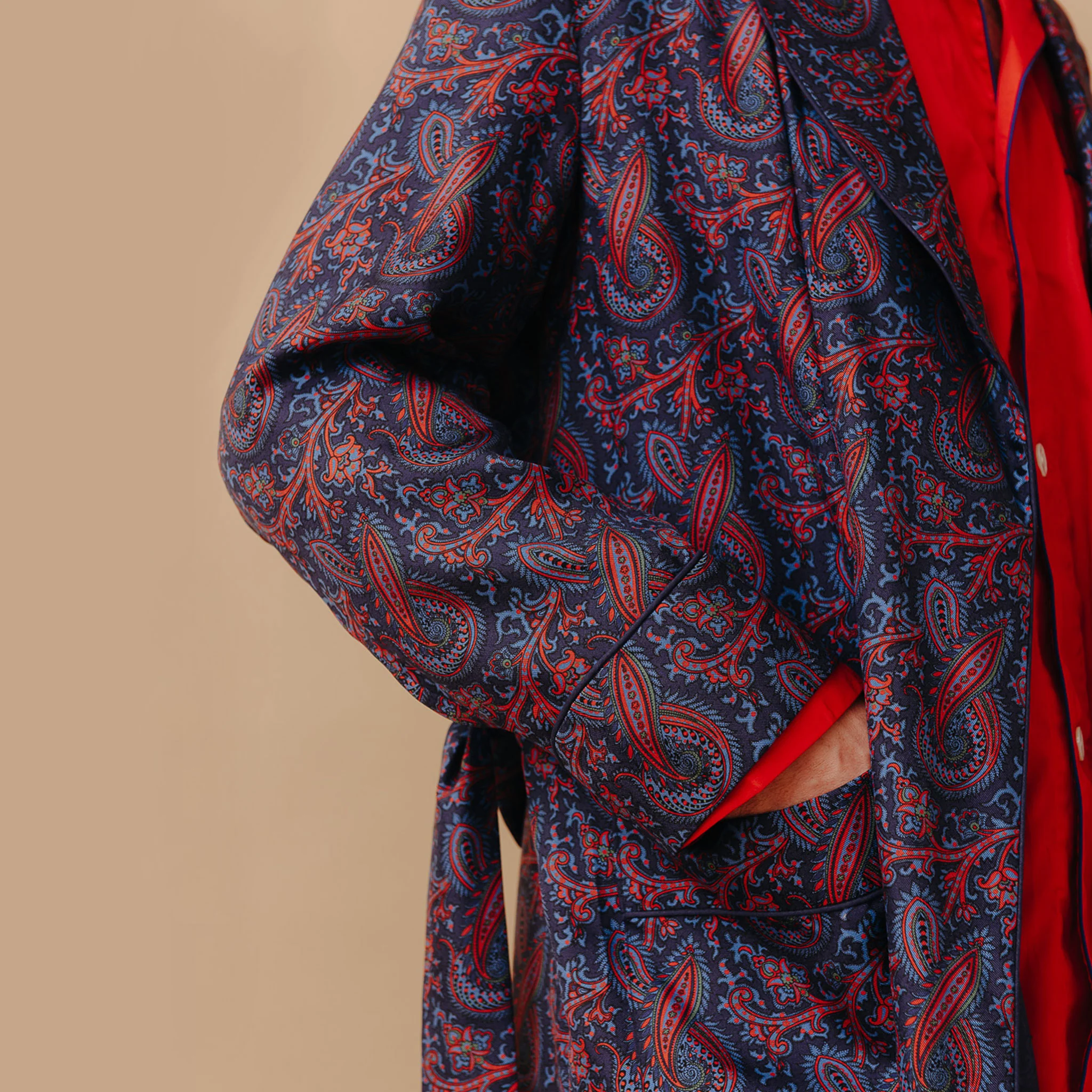 Ornate Paisley Madder Silk Dressing Gown in Navy and Red - Image 4