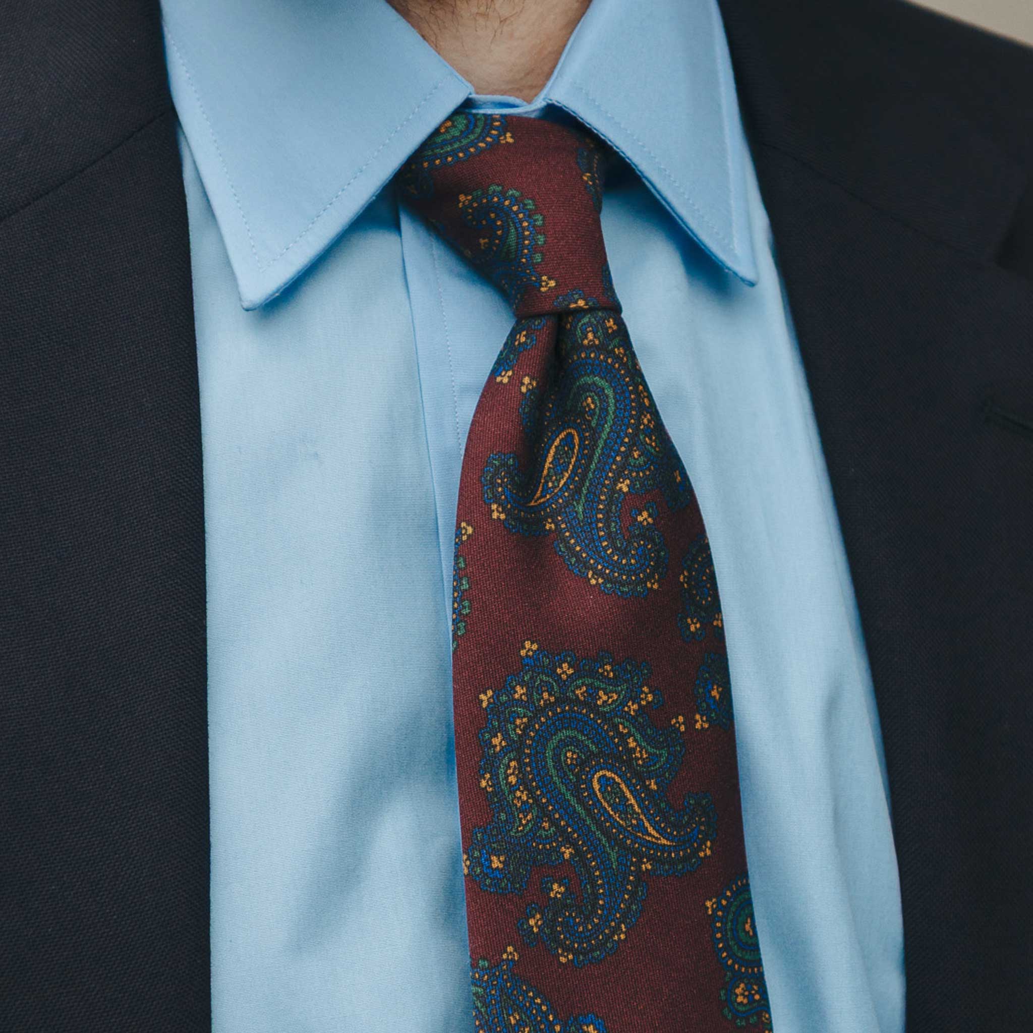 Paisley Medallion Fine Wool Tie in Wine - Image 4