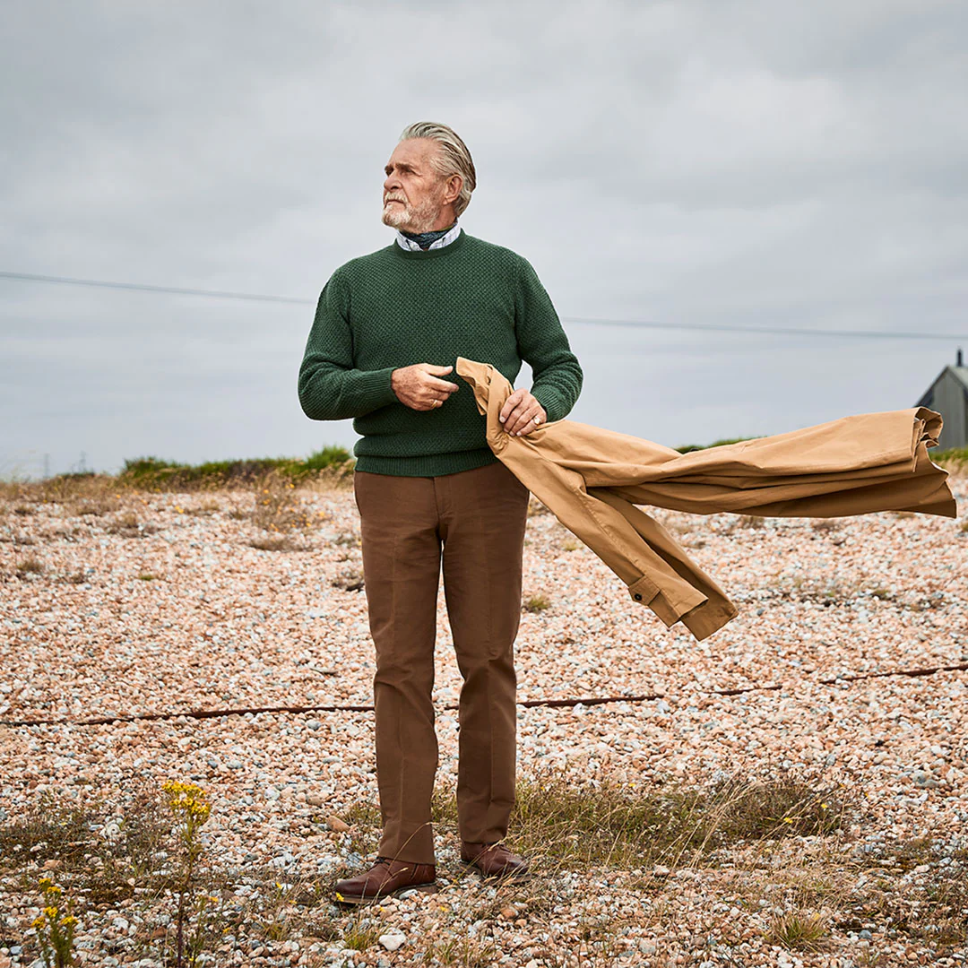 Plain Cashmere Seed Stitch Crew Neck Jumper in Serpentine - Image 4