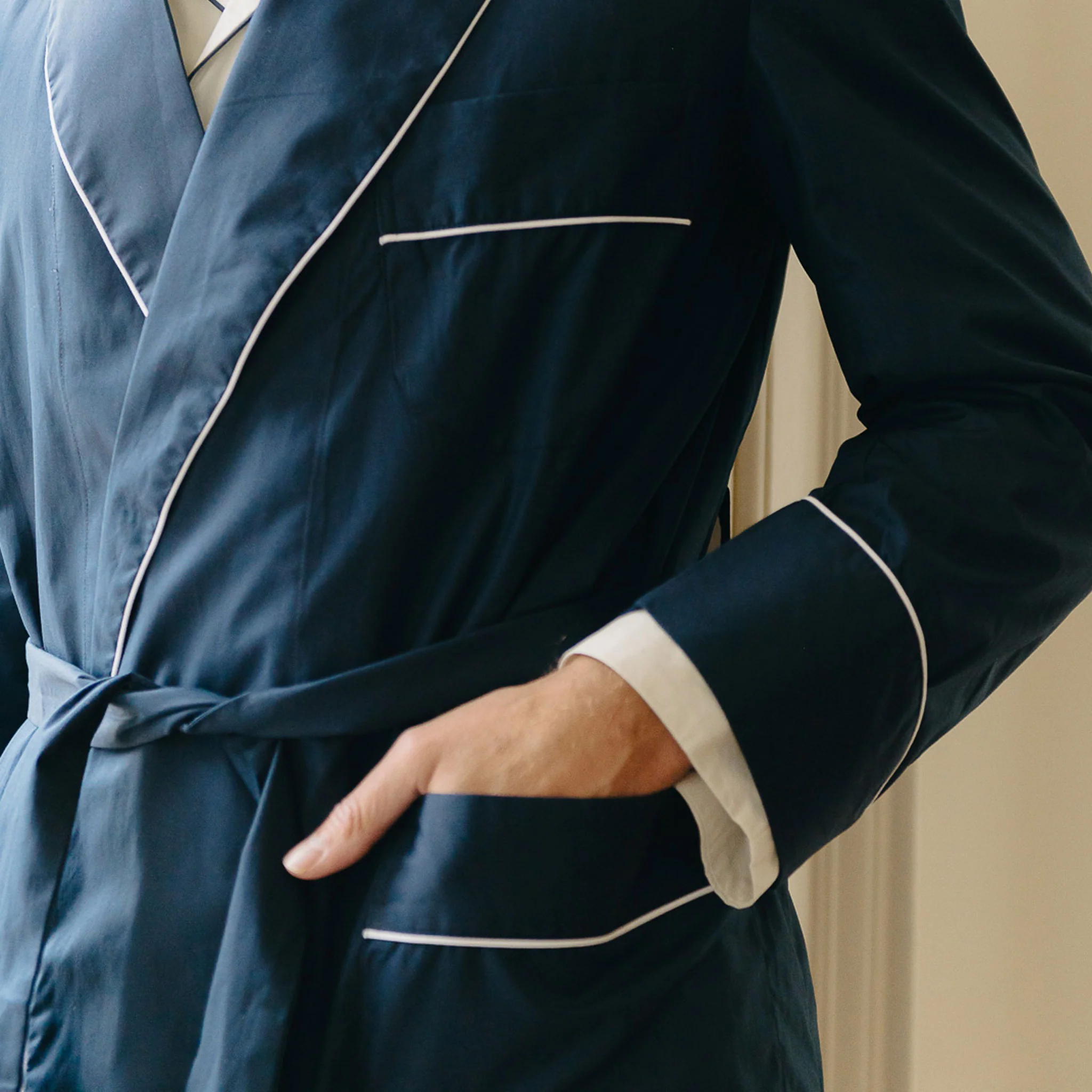 Plain Cotton Poplin Dressing Gown in Navy with White Trim - Image 3