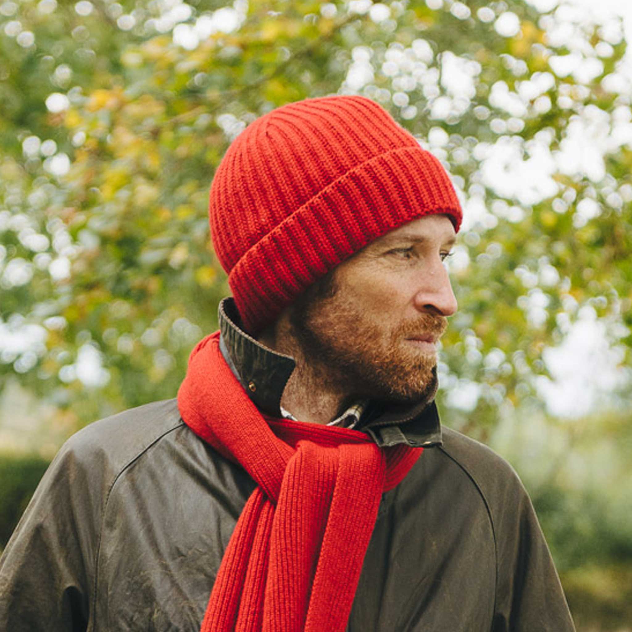 Scottish Cashmere Thick Ribbed Beanie Hat in Ruby Red - Image 2