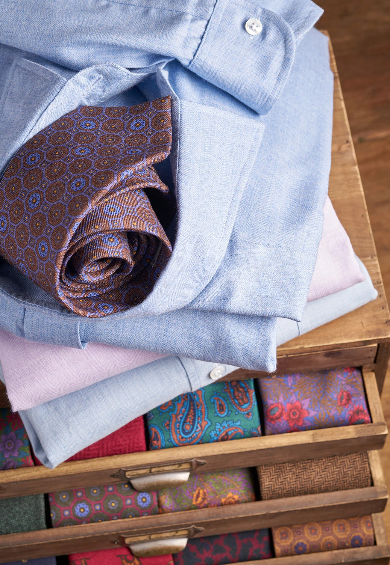 Tailored Fit Small Herringbone Cotton and Cashmere Button Cuff Shirt in Blue - Image 5